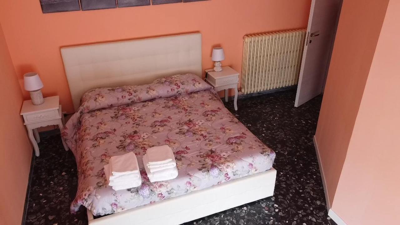 Andrea Affittacamere E B&B Solignano Nuovo ภายนอก รูปภาพ
