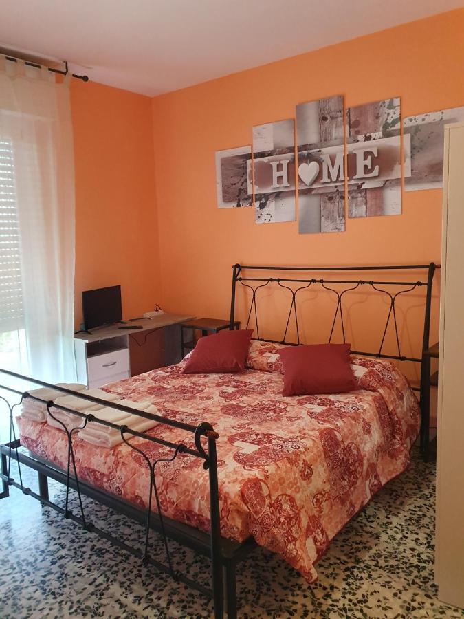 Andrea Affittacamere E B&B Solignano Nuovo ภายนอก รูปภาพ