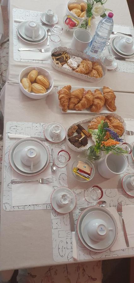 Andrea Affittacamere E B&B Solignano Nuovo ภายนอก รูปภาพ