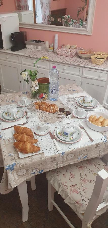 Andrea Affittacamere E B&B Solignano Nuovo ภายนอก รูปภาพ