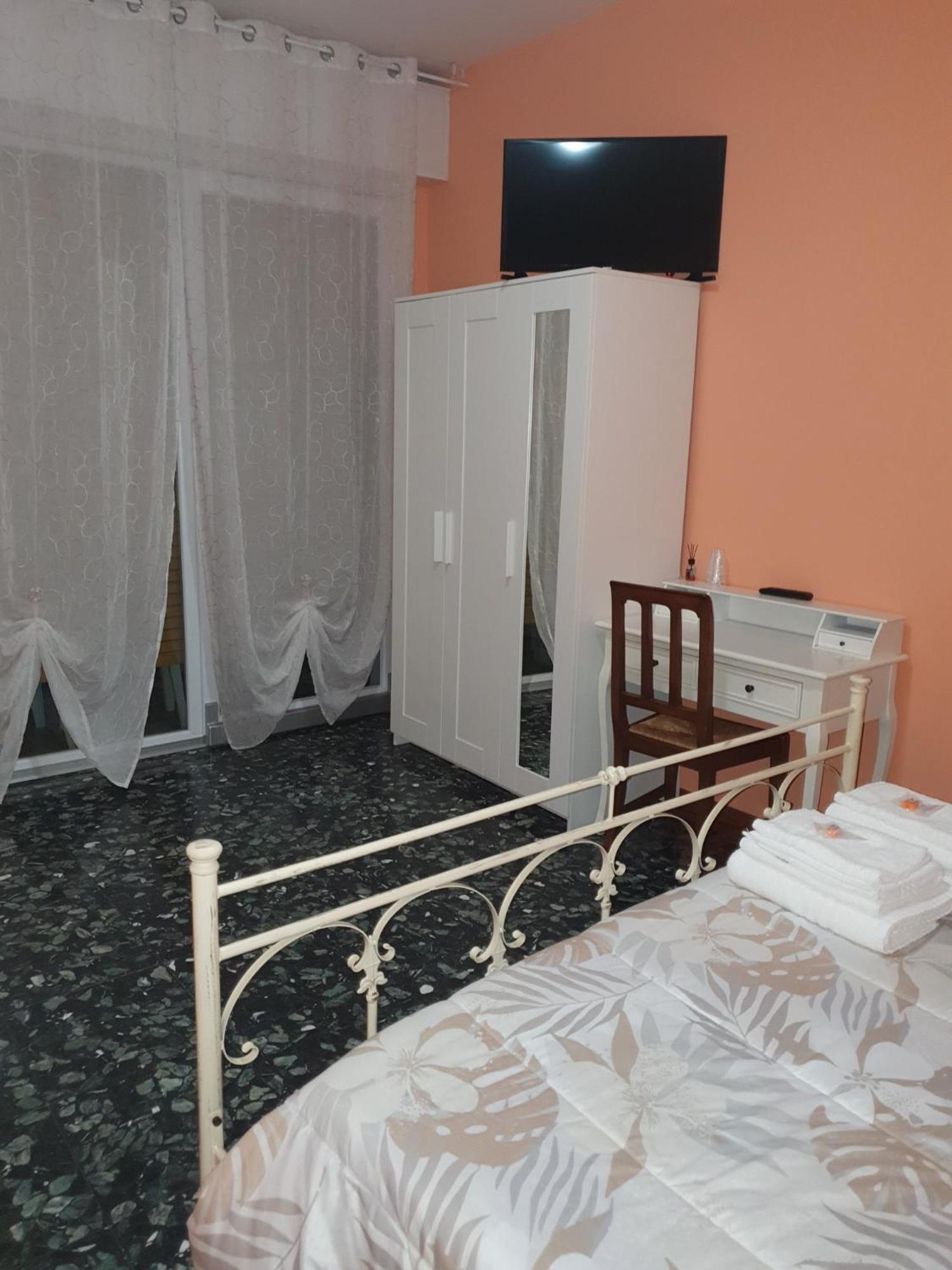 Andrea Affittacamere E B&B Solignano Nuovo ภายนอก รูปภาพ